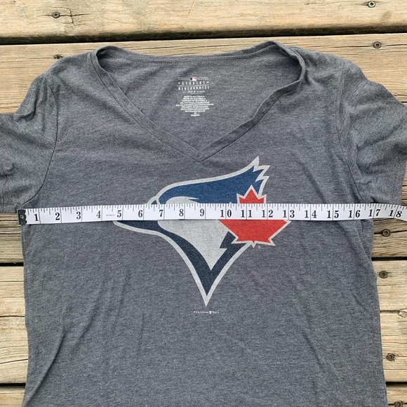 💚 Toronto Blue Jays V-Neck Graphic Tee by 5th & Ocean - Women’s XS - Picture 7 of 7